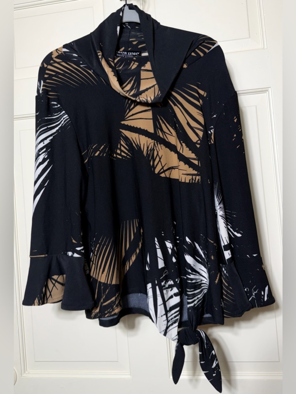 Frank Lyman Montreal Design Abstract Palm Leaf Print Blouse Shirt